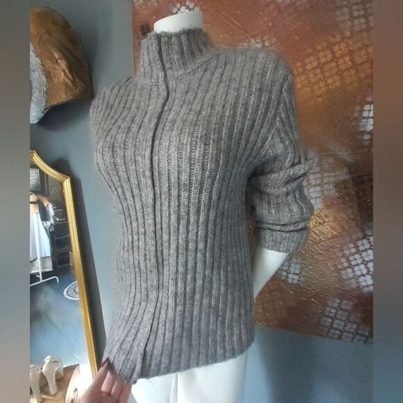 Zara Wool Blend Gray Ribbed Women's Sweater - Picture 9 of 12